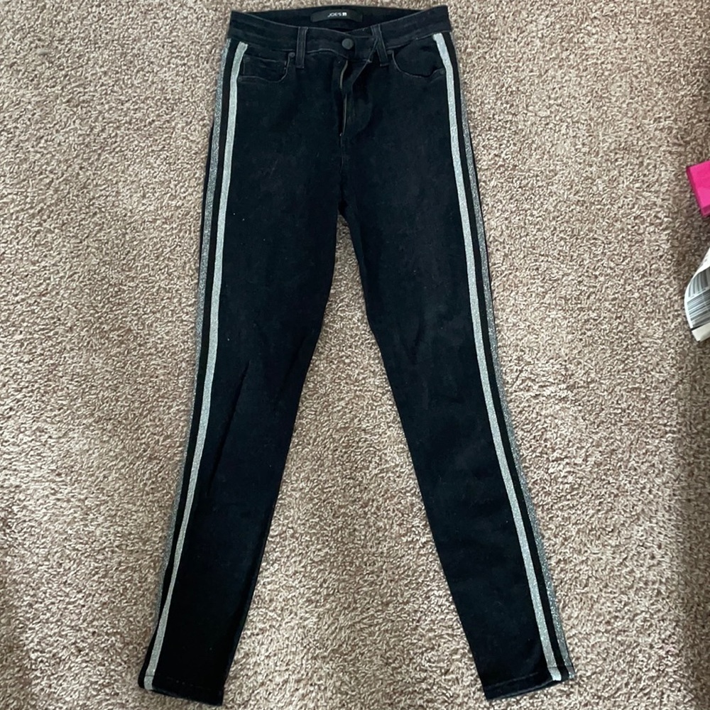 Joe’s Flawless “The Charlie” Skinny Jeans